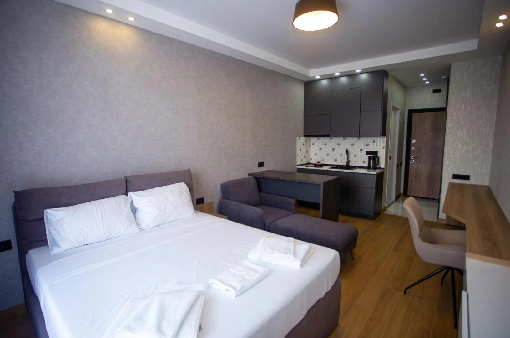 Dreamside Aparthotel Чакви 0*,