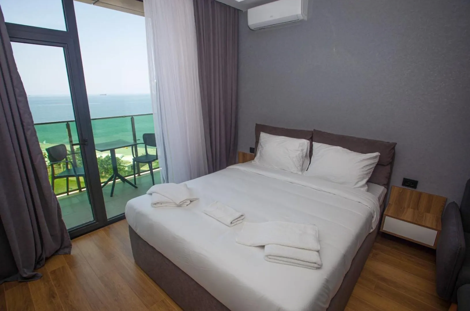 Dreamside Aparthotel Чакви